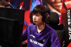 开云体育APP下载-英雄联盟球员突破自我，表现堪称完美