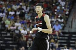 开云体育官网-马刺碾压山西队，周琦扛起全队