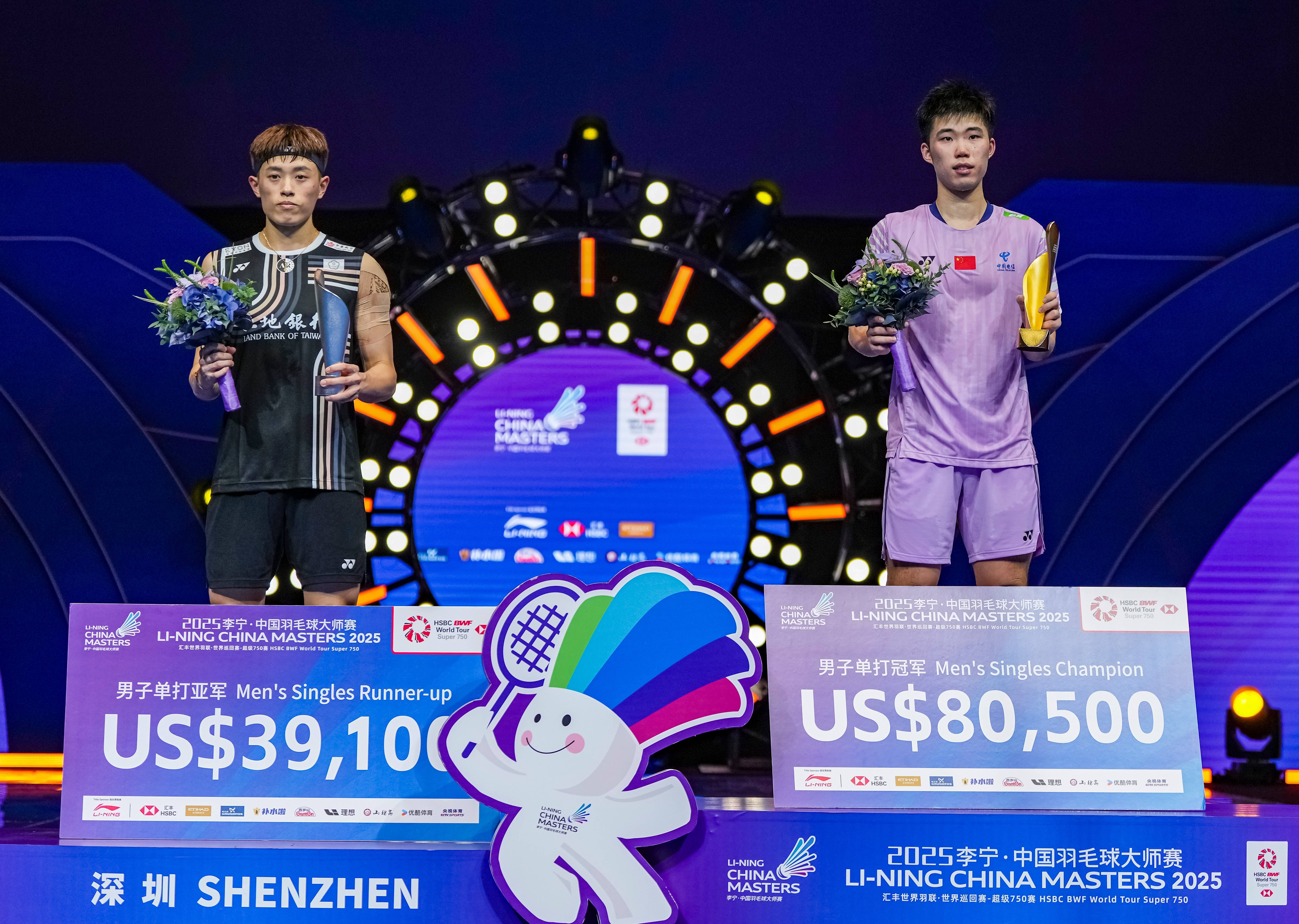 关于中国羽毛球队翻盘日本羽毛球队，陶菲克完成帽子戏法的信息