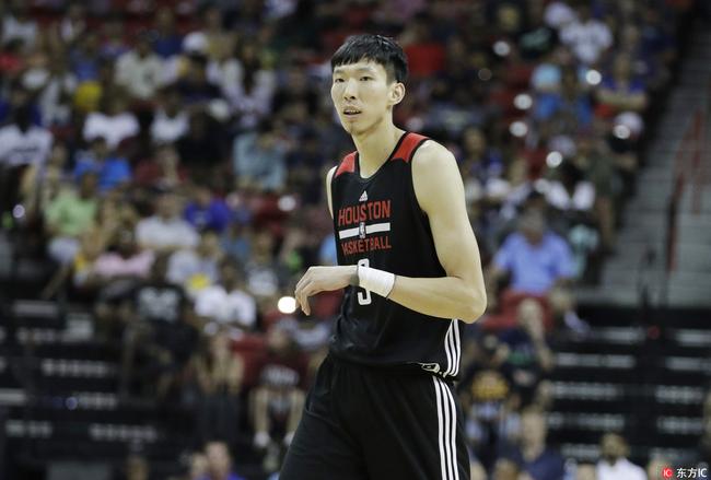 马刺碾压山西队，周琦扛起全队