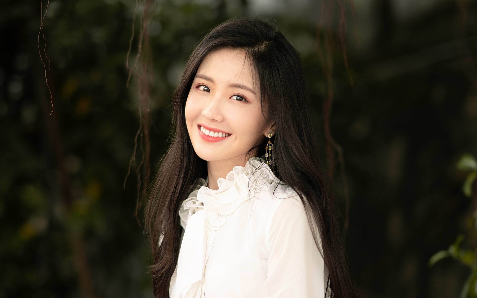 欧文末节超神狂砍21分!湖人三巨头合体速胜开拓者