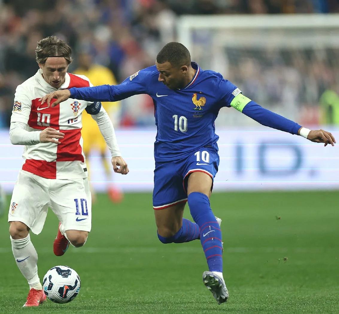 欧冠半决赛焦点战，克罗地亚冲垮法国