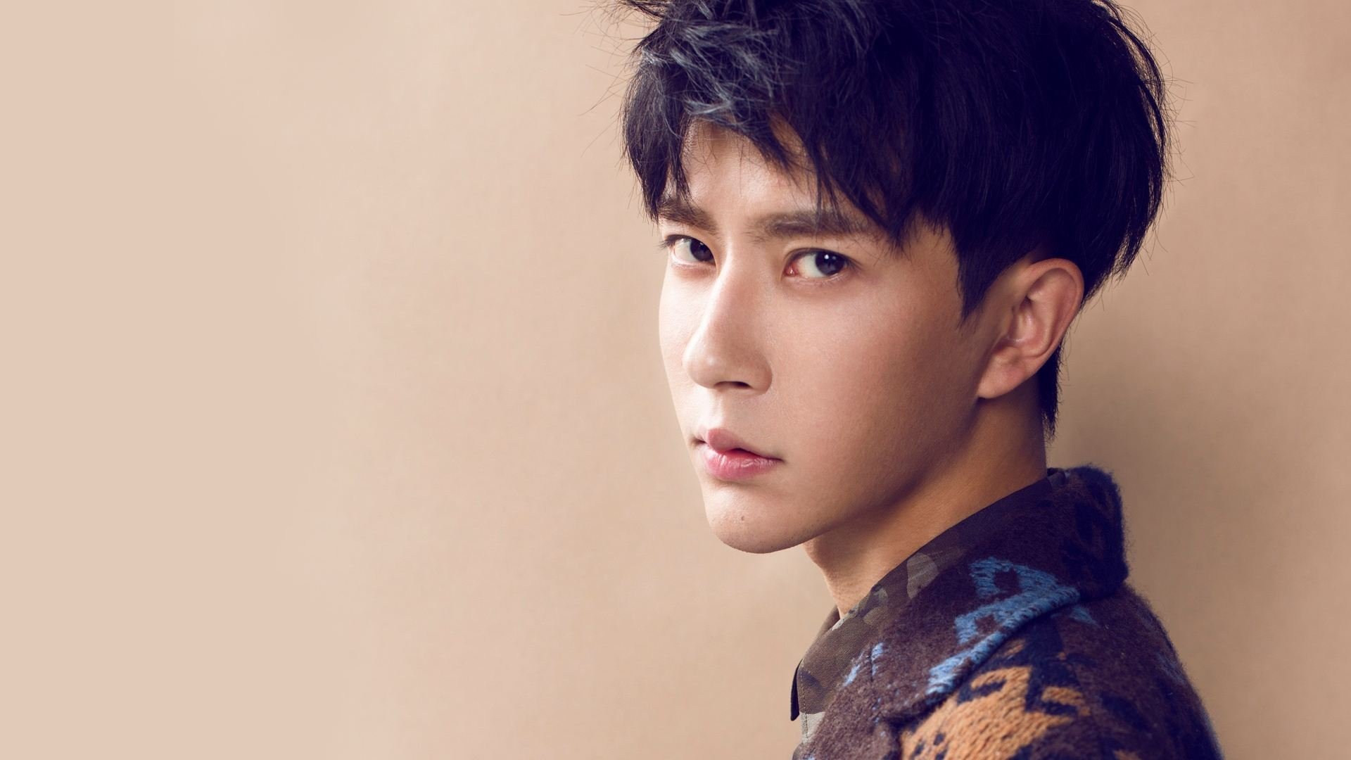 矛盾对决!凯恩爆裂破门撕裂防线,沙特神阵难挡葡萄牙华丽进攻