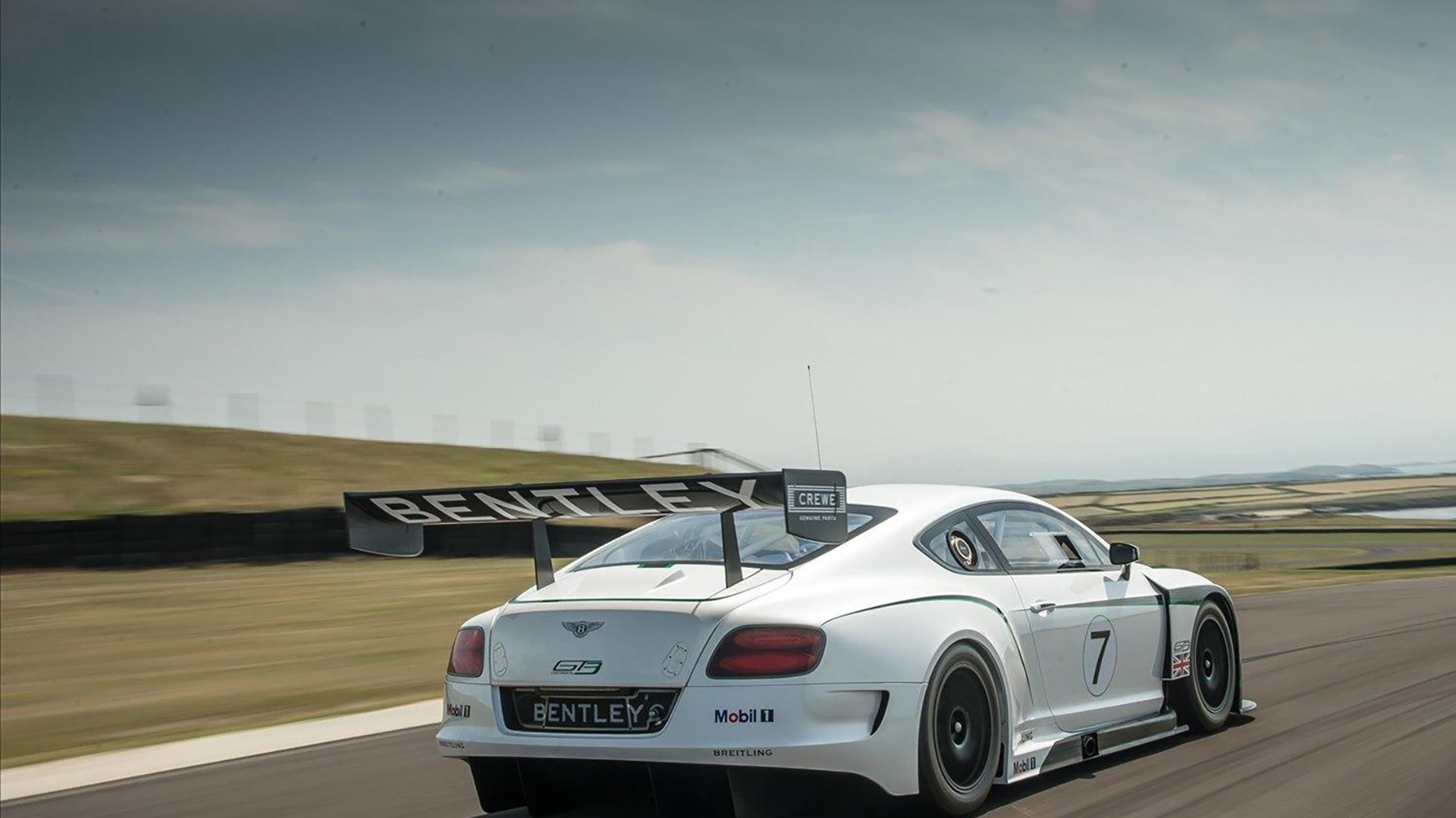 从贝蒂斯封锁到总决赛战场,高压策略如何决定胜负的天平?